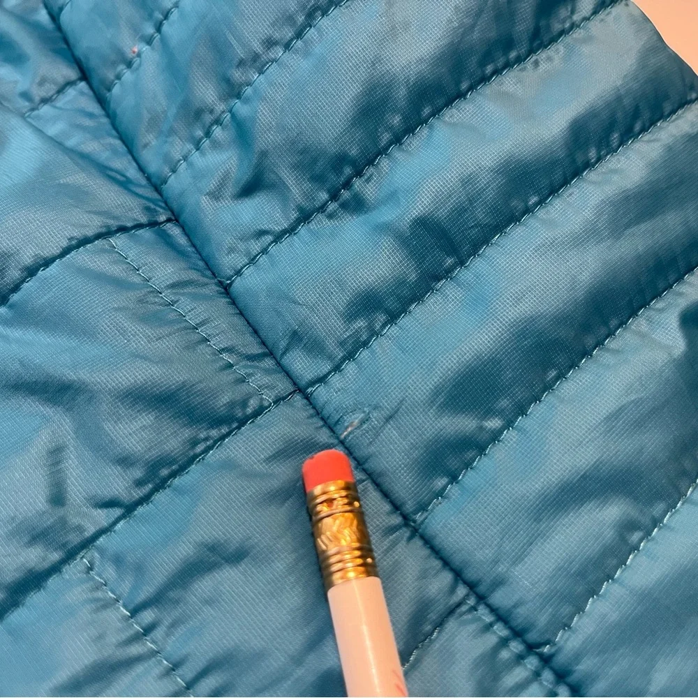 Patagonia Women's Puffer Jacket - Picture 7 of 8